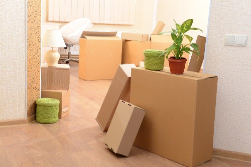Flat moving support in Southfields with careful handling of large furniture and narrow access