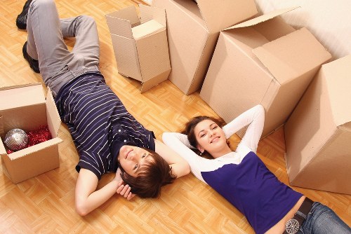Organised moving day packing support for a flat in Southfields